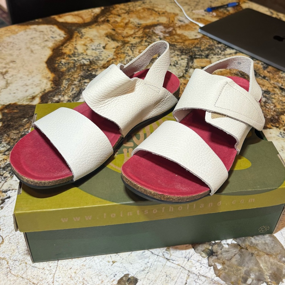 Loints of Holland, Size 39, Sling Back Sandals